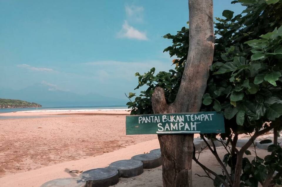 Beach Clean Up Menjangan, Agenda Rutin Penggiat Wisata Banyuwangi