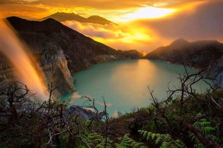 5 Aktivitas Seru di Kawah Ijen yang Jarang Diketahui Wisatawan!