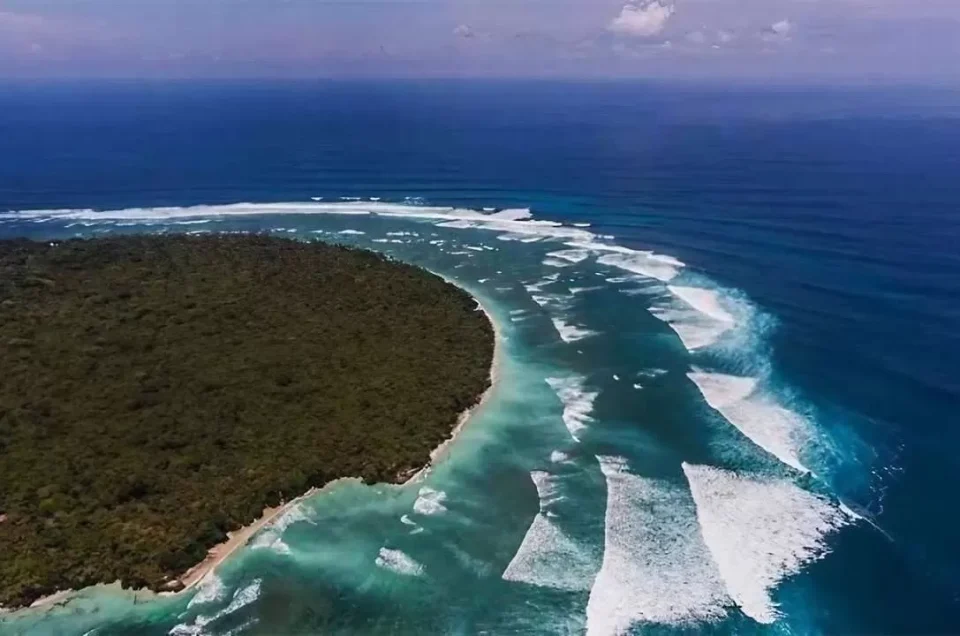 Pantai Plengkung Viral Lagi, Harga Tiket Masuknya Bikin Kaget!