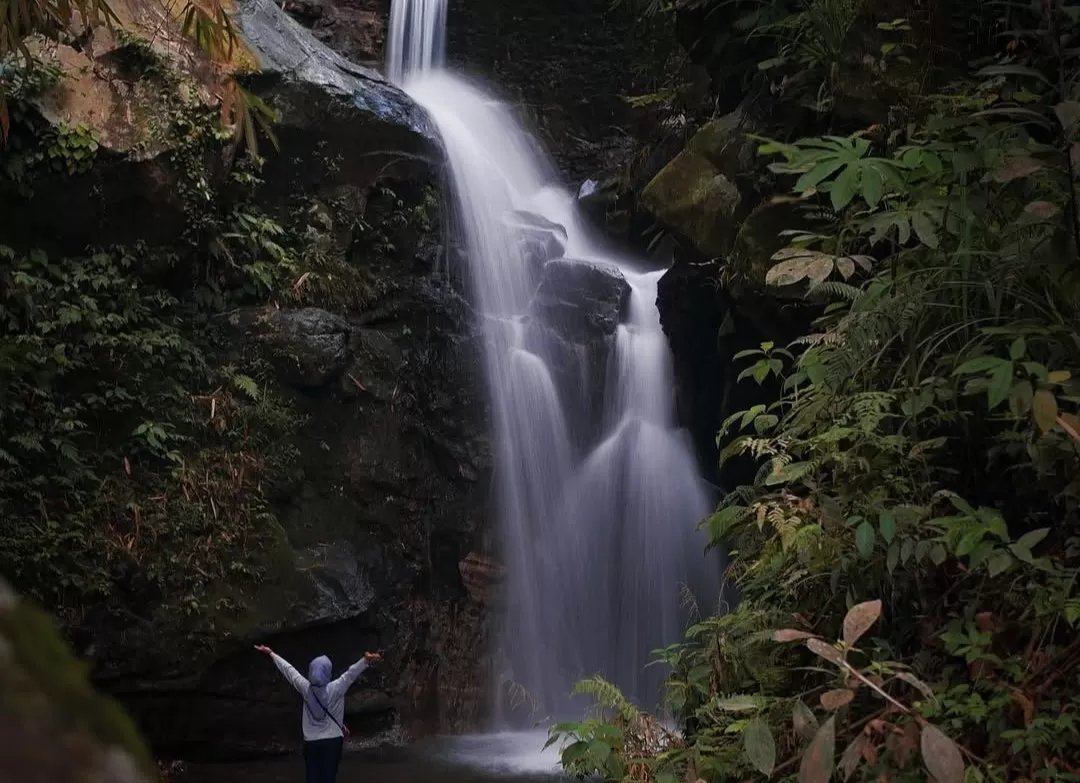 Air Terjun Kalibendo Jadi Favorit Pecinta Alam, Keindahannya Asri