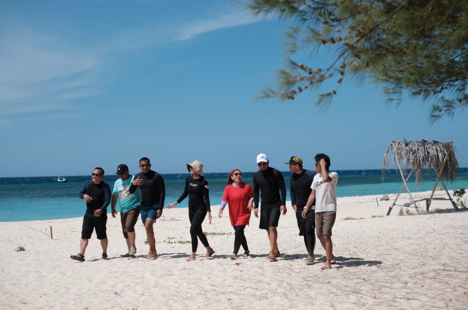 Liburan Laut Tanpa Ribet, Open Trip Menjangan & Tabuhan