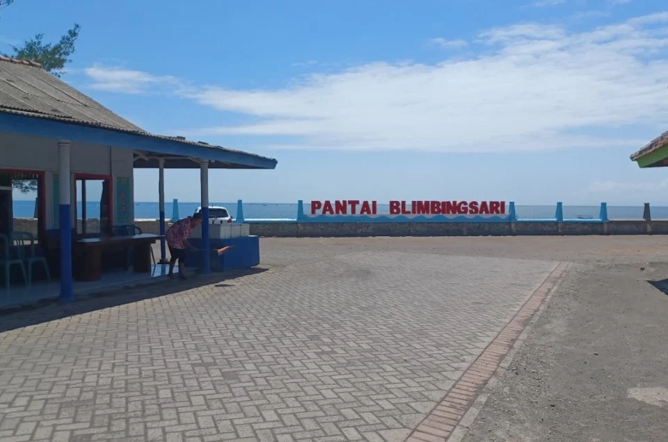 Sensasi Pantai Blimbingsari Malam Hari, Cocok untuk Healing