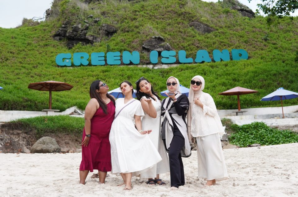 Rasakan Liburan ke Green Island, Open Trip Paling Favorit